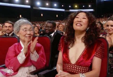 Sandra Oh's mother wows Emmy Awards with hanbok - The Korea Times