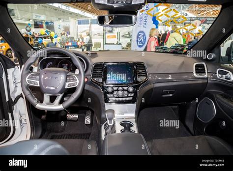 Interior view of Jeep Grand Cherokee SRT Stock Photo - Alamy