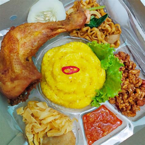 5 Tips agar Box Nasi Kuning Kotak Tidak Cepat Basi - Claseycakery.com