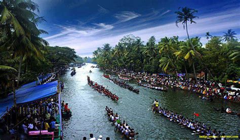 Chundan Vallam: the Battling Snake Boats of Kerala! Going strong since ...