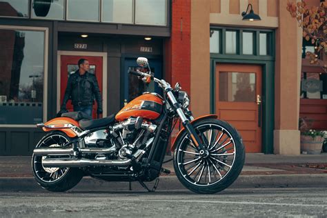 2023 Harley-Davidson Breakout returns, with new styling... | Visordown