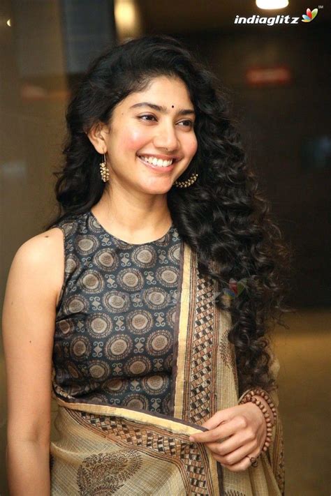 Sai Pallavi Wallpapers - Top Free Sai Pallavi Backgrounds - WallpaperAccess