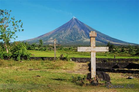 The Majestic MAYON VOLCANO: Albay, Philippines | The Poor Traveler Blog