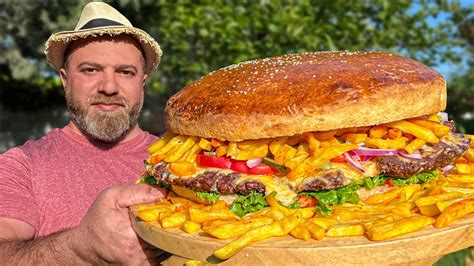 1 hamburguesa enorme de 10 kg y 1 pequeña para mi amada hija 【 2024 ...