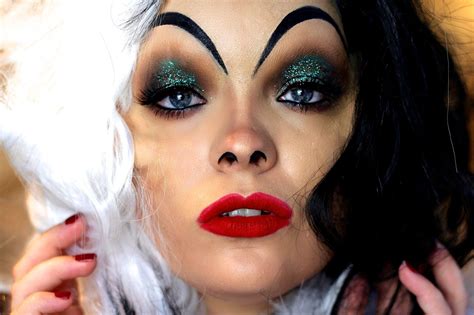 Cruella De Vil Makeup Tutorial | Halloween costumes makeup, Cruella ...