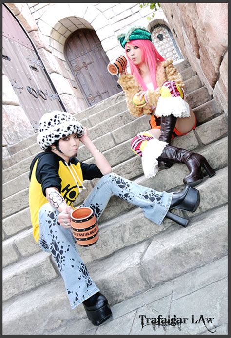 Disney Costume Players: One Piece Cosplay - Stunning Trafalgar Law ...