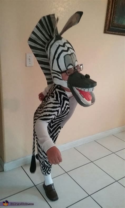 Madagascar Family Costume - Photo 3/5