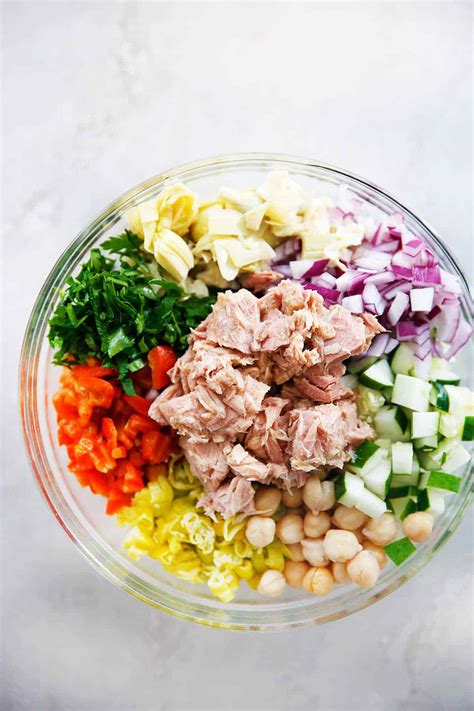 Mediterranean Tuna Salad with No Mayo! - Lexi's Clean Kitchen