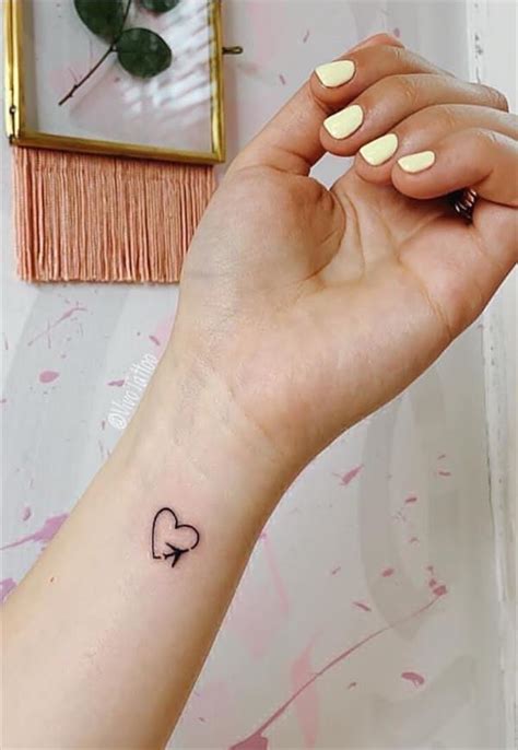 24 Simple Small Heart Tattoo Design For Woman On Valentine's Day To ...