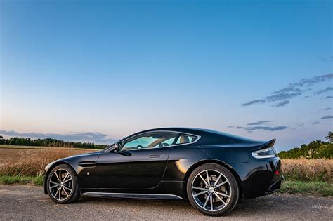 Aston Martin Vantage on Behance