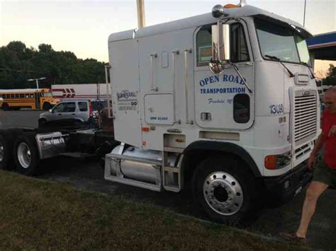 Freightliner FLB (1999) : Sleeper Semi Trucks