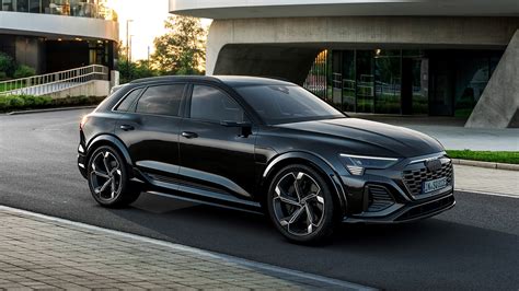 2024 Audi Q8 E-Tron Photos and Videos - MotorTrend