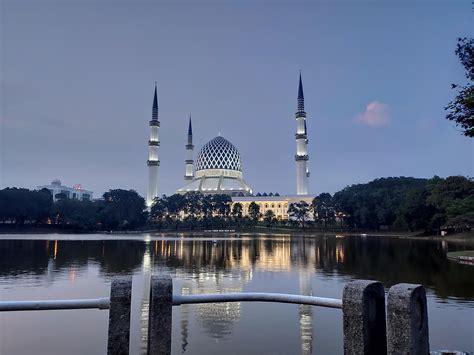 Sultan Salahuddin Abdul Aziz Shah Mosque, Shah Alam. : r/malaysia