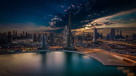 Download Captivating Skyline Of Dubai In 4k Wallpaper | Wallpapers.com