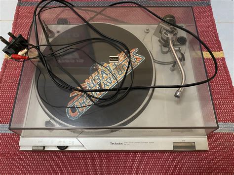 TECHNICS SL-D2 TURNTABLE, Electronics, Audio on Carousell