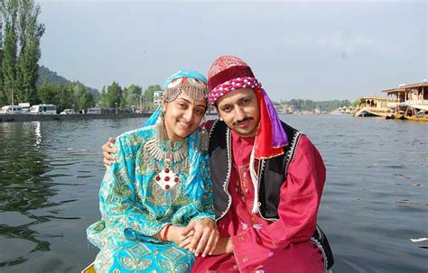 Kashmir Honeymoon Package, 4 Nights 5 Days, Only 11,500 Rs