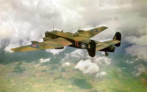 Handley Page Halifax B II series I, 1942 | 35 Sqn. Halifax