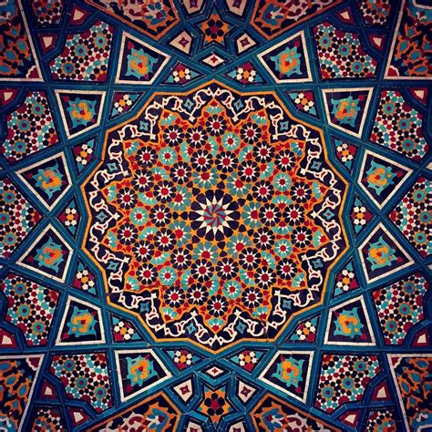 Claudia Mangiamele on Twitter: "Iranian tile art… " | Pattern art ...