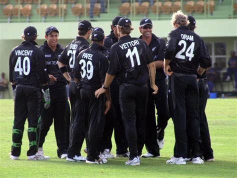 Free Wallpapers: New Zealand Cricket Team Squad | World Cup Cricket 2011