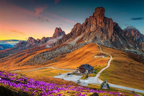 Guided Alta Via Hiking Tour in the Dolomites, IT | 57hours