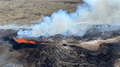 Iceland volcano: 2,000 tremors in 48 hrs spur threat of eruption