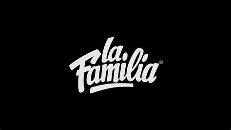 Familia Logo - LogoDix