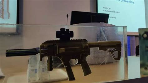 3D printed guns: Warnings over growing threat of 3D firearms - BBC News