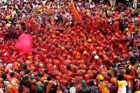 Holi celebrations in Mathura, Vrindavan, Barsana and Nandgaon ...