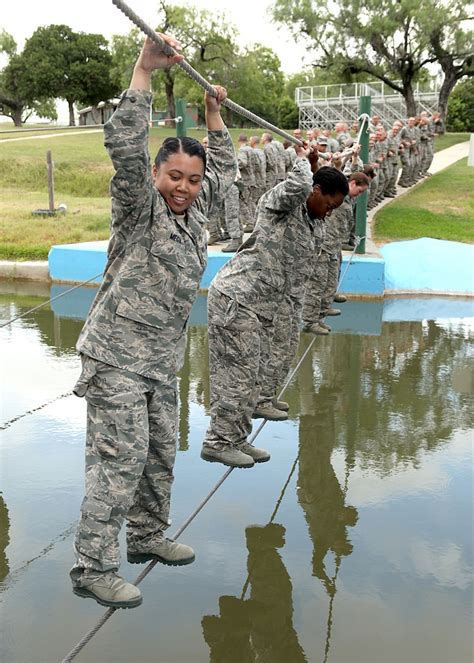 Running the obstacle course > Joint Base San Antonio > News