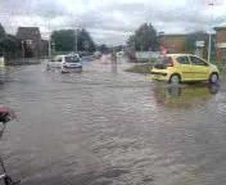 Thatcham Flood - YouTube