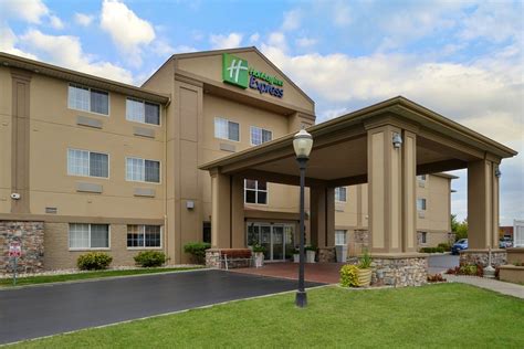 HOLIDAY INN EXPRESS & SUITES ST. JOSEPH $189 ($̶2̶6̶1̶) - Updated 2022 ...