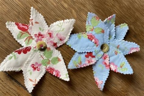 Easy Scrap Fabric Flowers - Upcycle My Stuff