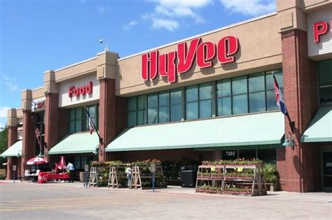 New Hy-Vee Fast & Fresh Express Opens Tuesday At Sheridan Village | WGLO-FM