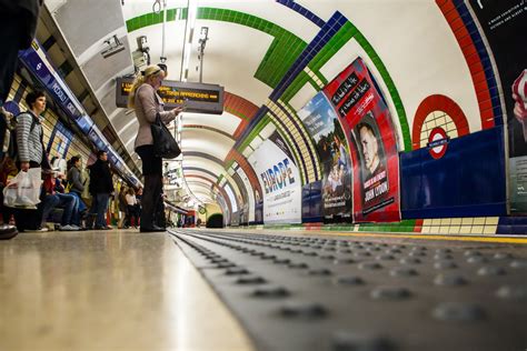 Tube Histories: A Brief History of the Piccadilly Line - Londontopia