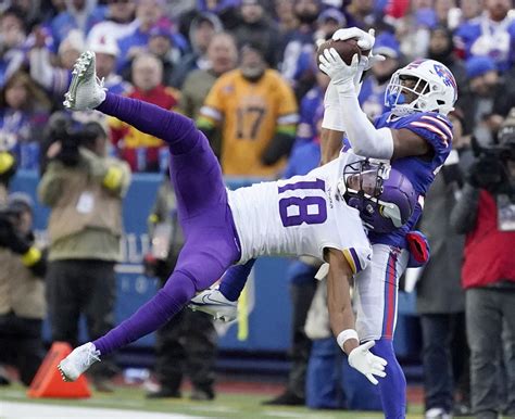 Alan Pergament: In a 'wow' Bills game, excitement level of Fox's rising ...