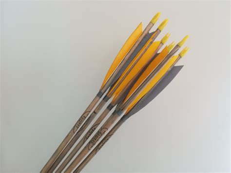 Premium Wooden Arrows, 5 inch Long Feathers – Kelemen's Archery