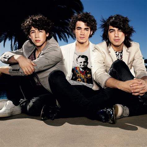 Jonas Brothers Fans Are Sharing Throwback Photos of Meeting Joe, Nick ...