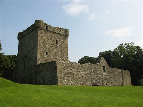 Loch Leven Castle: The Prison of a Beleaguered Queen | The Tudor Travel ...