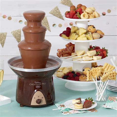 Wilton Chocolate Pro Chocolate Fountain - Chocolate Fondue Fountain, 4 ...