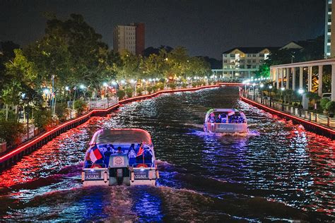 【Review】Malacca River Cruise at Night Malaysia - The Local Travel Guide