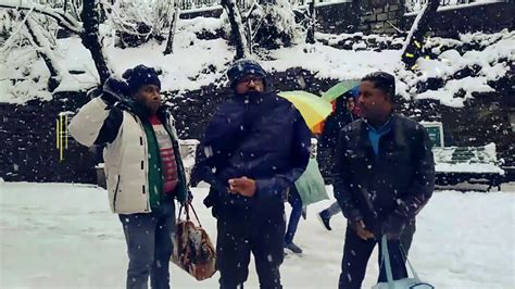 Heavy Snow fall mall road Shimla. - YouTube