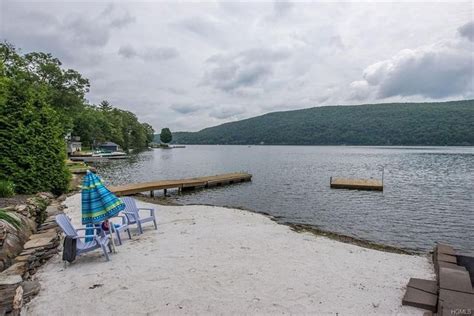 11 Lodge Dr, Greenwood Lake, NY 10925 | MLS #4853623 | Zillow ...