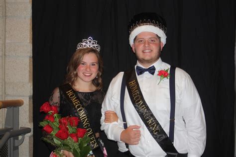 Davies High crowns homecoming king, queen - InForum | Fargo, Moorhead ...