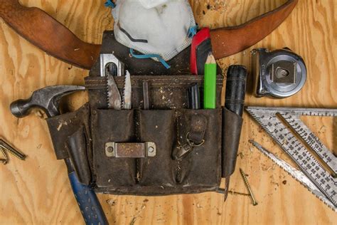 Carpenter Tool Bag Setup - Picture Of Carpenter