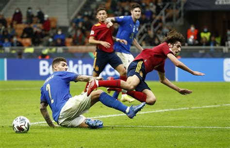 Spain end Italy's long unbeaten run to reach Nations League final | Reuters