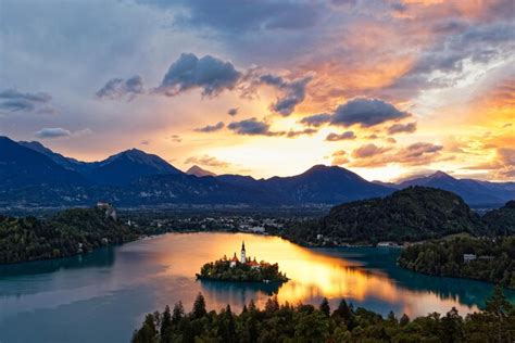 Premium Photo | Lake bled at sunrise