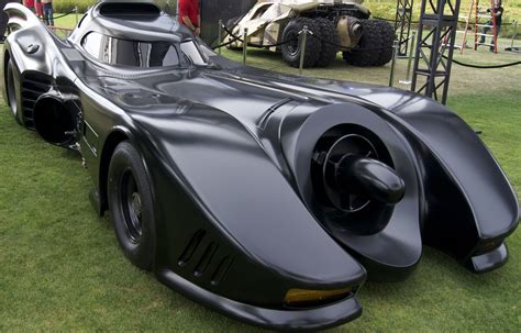 Batmobile 1989 dans Batman | Batmobile, Batman car, Batman batmobile