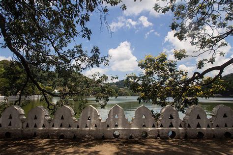 Top 10 Outstanding Facts about Kandy Lake - Discover Walks Blog