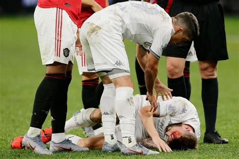 Manchester United 4-0 Leeds: Stuart Dallas forced off due to nasty head ...