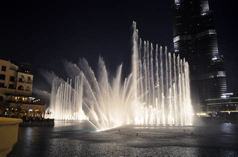 The Dubai Fountain - in Dubai - Thousand Wonders